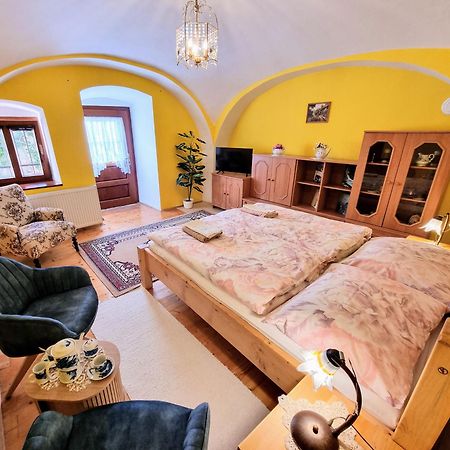 Historical House In The Center Levoca With Parking Apartman Kültér fotó
