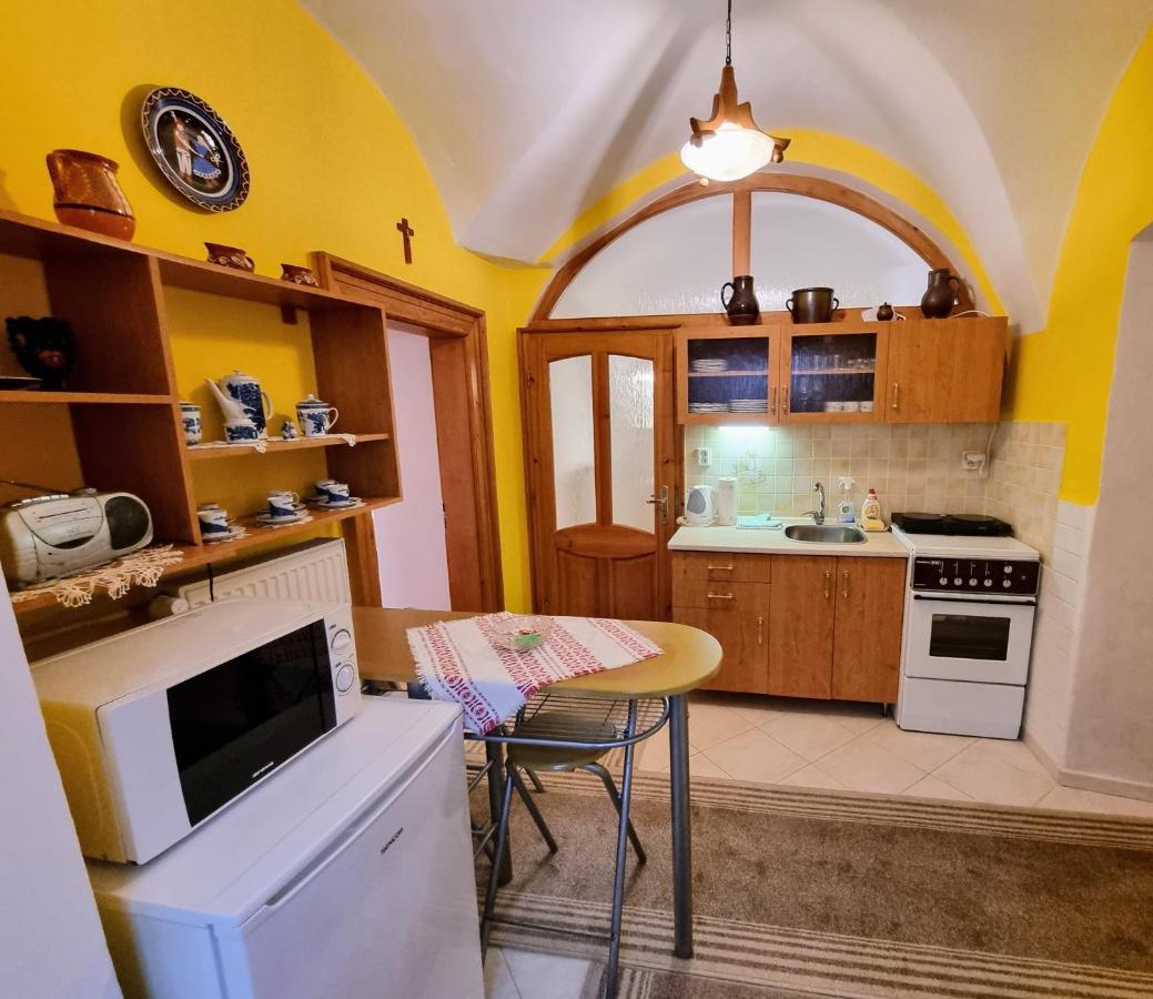 Historical House In The Center Levoca With Parking Apartman Kültér fotó