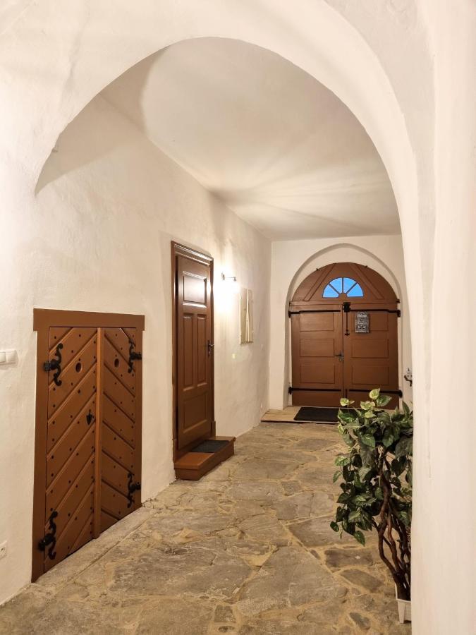 Historical House In The Center Levoca With Parking Apartman Kültér fotó