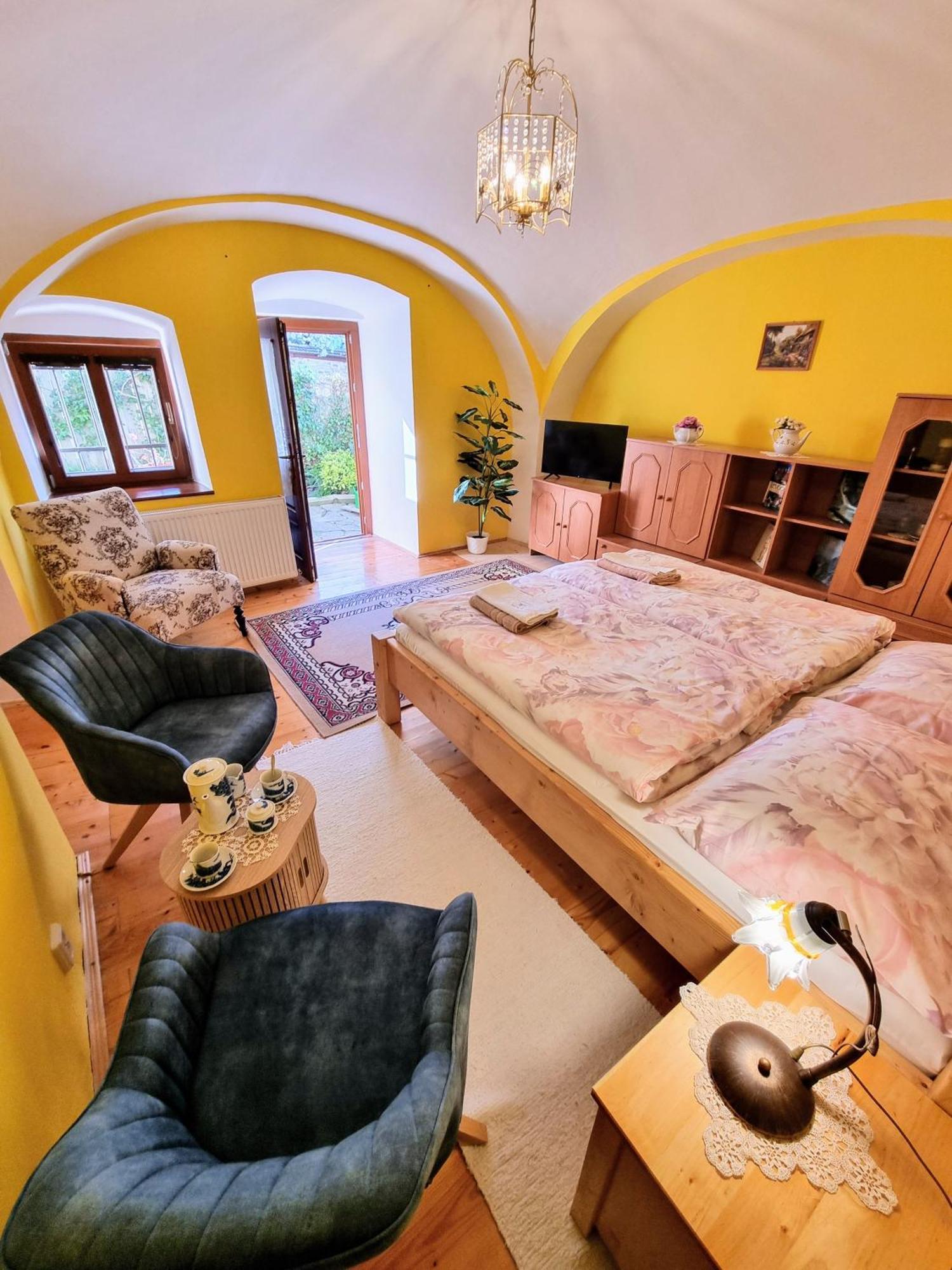 Historical House In The Center Levoca With Parking Apartman Kültér fotó