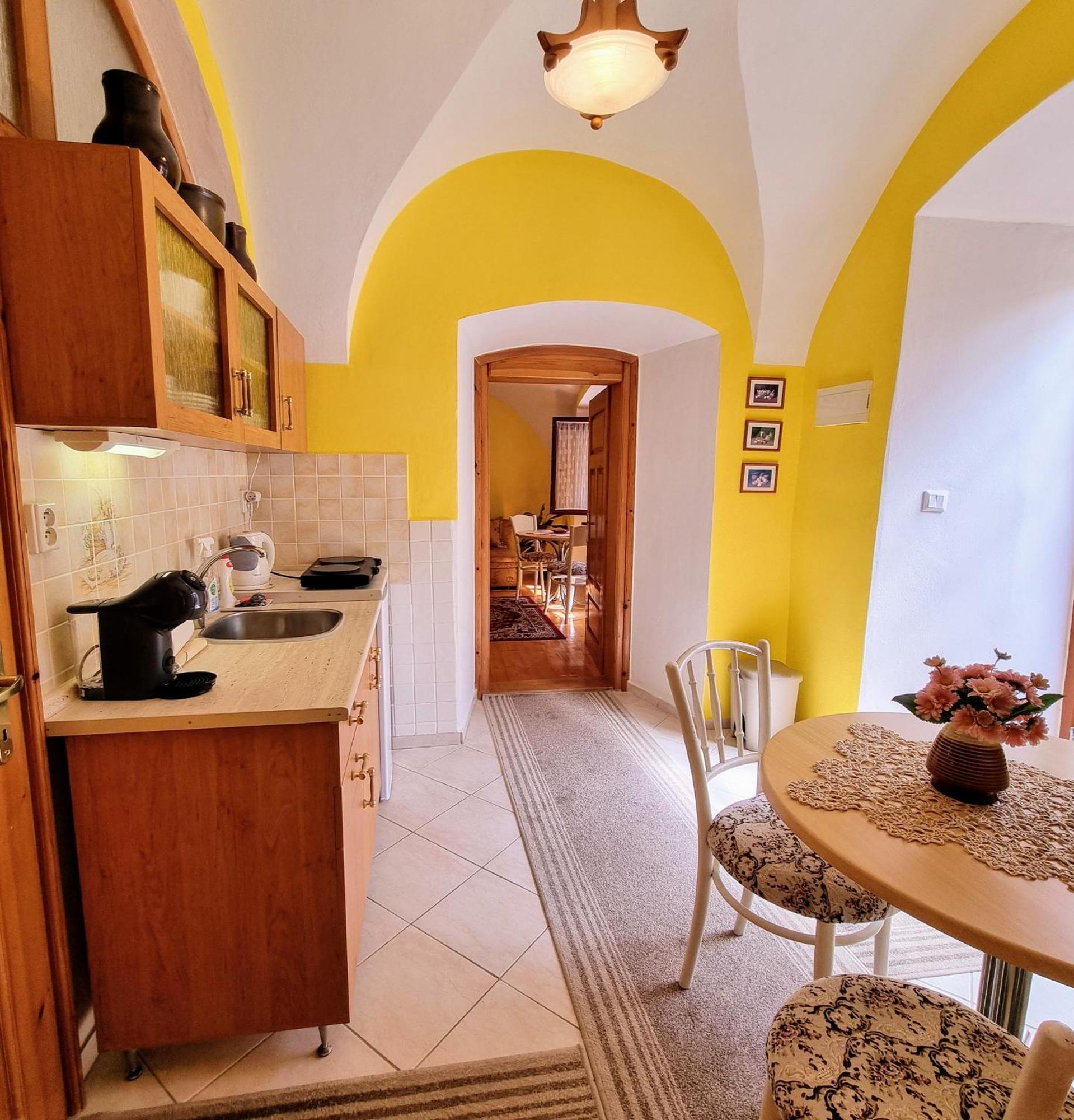 Historical House In The Center Levoca With Parking Apartman Kültér fotó